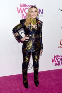 madonna101216BZNimage9.jpg