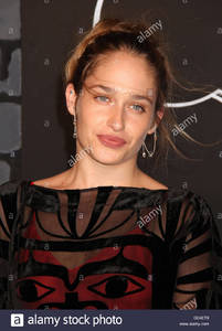 new-york-new-york-usa-25th-aug-2013-actress-jemima-kirke-attends-the-DD4ET9.jpg