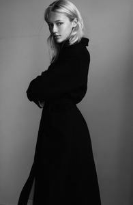 586ccfc491483_EllaRattiganFordModels1.thumb.jpg.a2e6b359099eadea25e41ad1df21b41c.jpg
