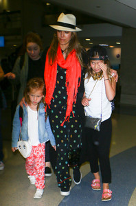 Jessica+Alba+Jessica+Alba+Family+Seen+LAX+ie9sjbWK88px.jpg