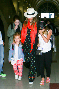 Jessica+Alba+Jessica+Alba+Family+Seen+LAX+I82ol_0JLIfx.jpg