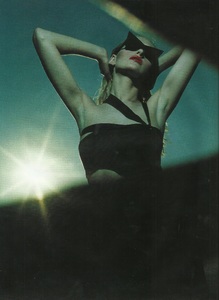 lofficiel ru 02 2004 ph luis sandchis m lydia possner 2.jpg