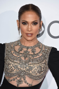  jlo180117BZNimage6.JPG