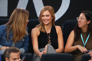 Karlie+Kloss+2017+Australian+Open+Day+13+EnI28ZjhNhTx.jpg