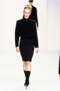 CALVIN-KLEIN-FALL-1995-RTW-51-EMMA-BALFOUR-CN10040727.jpg
