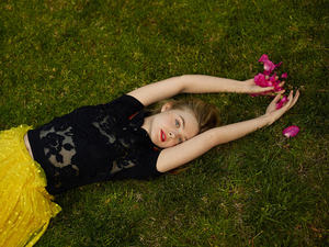 ELLE-UK-February-2017-Elle-Fanning-by-Thomas-Whiteside-3-2.jpg