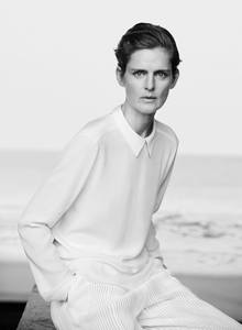 Giorgio_Armani-New_Normal-2016-Campaign-06-Stella_Tennant-by-Peter_Lindbergh.jpg