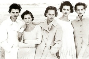 Harpers_Bazaar_US_Nov_1994_-_Janine_Giddings__Kate_Moss__Amber_Valletta__Shalom_Harlow___Emma_Balfour_by_Peter_Lindbergh.jpg