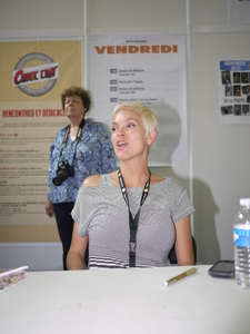 Highlander_TV_actor_-_Elizabeth_Gracen_-_Comic_Con_France_2010_-_P1440233.jpg