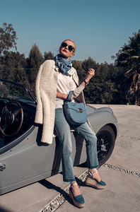 KateBos_BlueCar_960-2.jpg