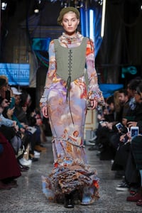 Moschino-Menswear-FW17-Milan-5715-1484426441-bigthumb.jpg