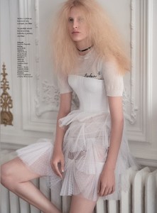 NIKI-TREFILOVA-ELLE-1.jpg
