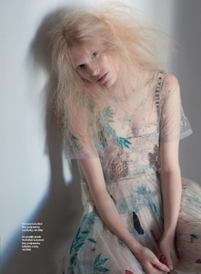 NIKI-TREFILOVA-ELLE-4.jpg
