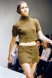 PRADA-SPRING-1994-RTW-DETAIL-07-ROSEMARY-FERGUSON-CN10034028.jpg
