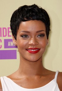 Rihanna-Short-Boycut.jpg