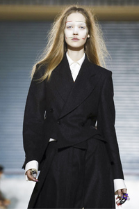 Vivienne-Westwood-Menswear-FW17-London-Extra-3679-1483979255-bigthumb.jpg