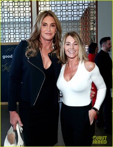 caitlyn-jenner-reunites-with-olympic-legends-at-gold-meets-golden-event-11.jpg