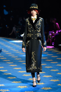 dolce_gabbana_pasarela_991347896_683x.jpg