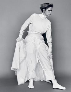 edie-campbell-jean-campbell-stella-tennant-tyler-littlejohns-cieran-lloyd-by-alasdair-mclellan-for-i-d-magazine-summer-2015-11.jpg