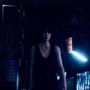 edie_ysl_black_opium_floral_shock_theshock_darkintensity_5.jpg