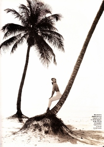 elle_uk_august_1992_3.jpg
