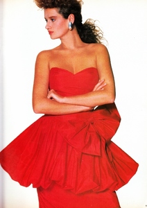 elle_uk_dec_1986_11.jpg