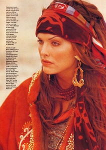 elle_uk_november_1993_30.jpg