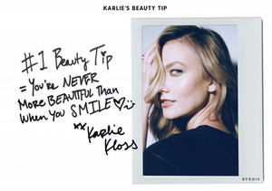 exclusive-karlie-kloss-on-her-diet-brows-and-staying-stress-free-2114209.640x0c.jpg