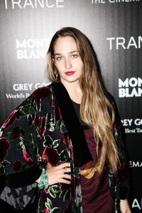 jemima-kirke-2.jpg