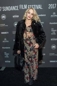 jemima-kirke-the-little-hours-premiere-at-2017-sundance-film-festival-in-utah-sat-jan-21-2017_15.jpg