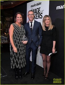 jennifer-aniston-honors-hairstylist-chris-mcmillan-at-marie-claires-image-maker-awards-04.jpg