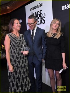 jennifer-aniston-honors-hairstylist-chris-mcmillan-at-marie-claires-image-maker-awards-13.jpg