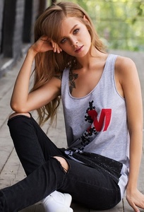 katalog_byuste_9754a_seryy_print_m_mayka_mayka.jpg