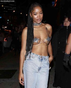 keke_palmer_plastic_bra_0005.jpg