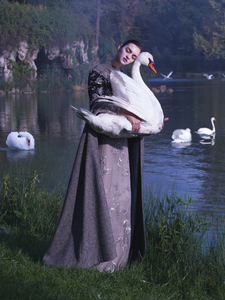 magda-laguinge-by-jumbo-tsui-for-harpers-bazaar-china-december-2013.jpg