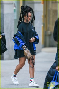 rihanna-adriana-lima-get-back-to-oceans-eight-filming-04.jpg