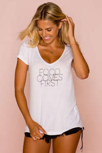 roser_v-neck_food_comes_first_tee_1276-100070-0001_5_.jpg