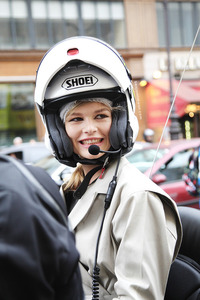 500full-anna-luisa-ewers.jpg