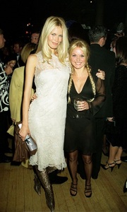 Model Claudia Schiffer poses with singer Geri Halliwell at the premiere of 'The Lion King' stage show at the West End's Lyceum Theatre on October 20, 1999 in London.jpg