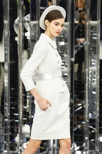 CAM - Chanel-Couture-SS17-Paris-6507-1485253477-bigthumb.jpg