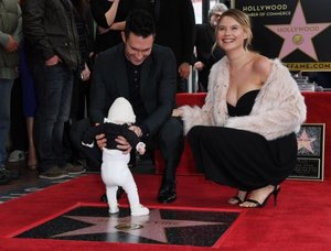 Adam-Levine-Baby-Dusty-Hollywood-Walk-Fame-2017 (3).jpg