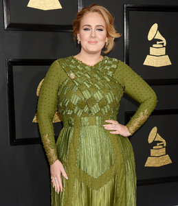 adele120217BZNimage102.jpg