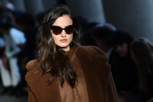 58af6cc39eb86_MaxMaraRunwayMilanFashionWeekFallWinterz8mQrodCsf_x.thumb.jpg.b1615d997ea0ce786ae864d10874750c.jpg