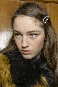 58b0931bc26a9_No.21Fall2017BackstageWZKnmGEtdN9x.thumb.jpg.f5c8a04e6059cf7a69047bcb96f620a3.jpg