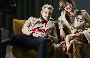 58b1d12523384_edie_BurberryCampaignJune2016-BTS_2.thumb.jpg.3ca6d3dc909bce0cc2f47d3e40d1863d.jpg