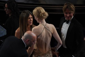 58b530542a9d7_JenniferAniston89thAnnualAcademyAwardskO5wNYycfKKx(1).thumb.jpg.46c4be24f04031a6b553303aea27b240.jpg