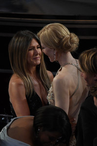 58b5307569728_JenniferAniston89thAnnualAcademyAwards14RVjy3msSAx.thumb.jpg.da6b8f9dfa566e997d7f754b8c185b39.jpg