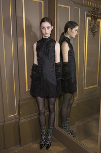 58b5bf4c8761b_OlivierTheyskensFall2017BackstagefO2QAkgJ4TUx.thumb.jpg.fb0c59546ee1a510c2db3dcc7b2f6397.jpg