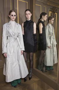 Olivier+Theyskens+Fall+2017+Backstage+YUbAAjdjX1cx.jpg