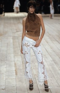 ALEXANDER-MCQUEEN-SPRING-1999-RTW-70-GISELE-BUNDCHEN.jpg